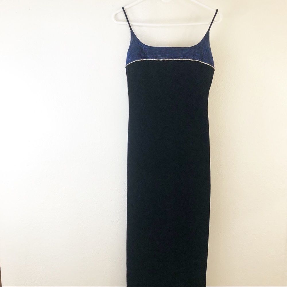 Betsy and Adam Spaghetti Strap Velvet long black and blue dress size 6